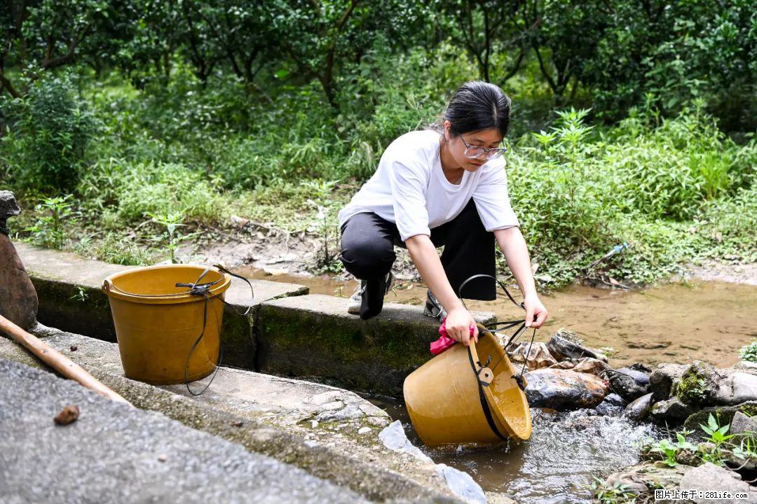 全网追的“扁担女孩”,找了一份暑假工,时薪12元 - 海口生活资讯 - 海口28生活网 haikou.28life.com