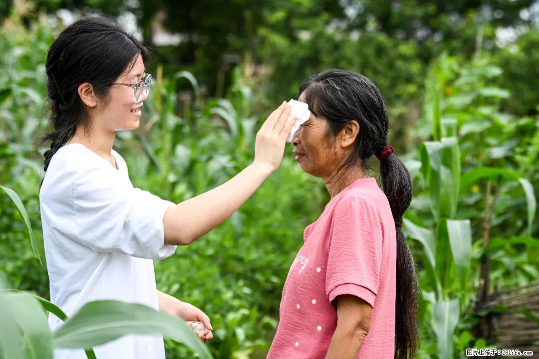全网追的“扁担女孩”,找了一份暑假工,时薪12元 - 海口生活资讯 - 海口28生活网 haikou.28life.com